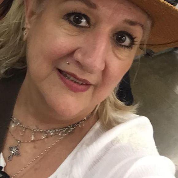 Meet your Posher, Deborah - Picture 1 of 1